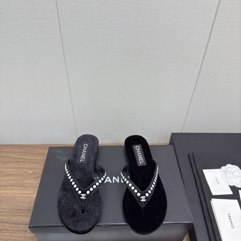 Ch*el slippers